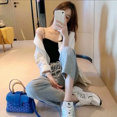 她们的蓝衫时光 封面